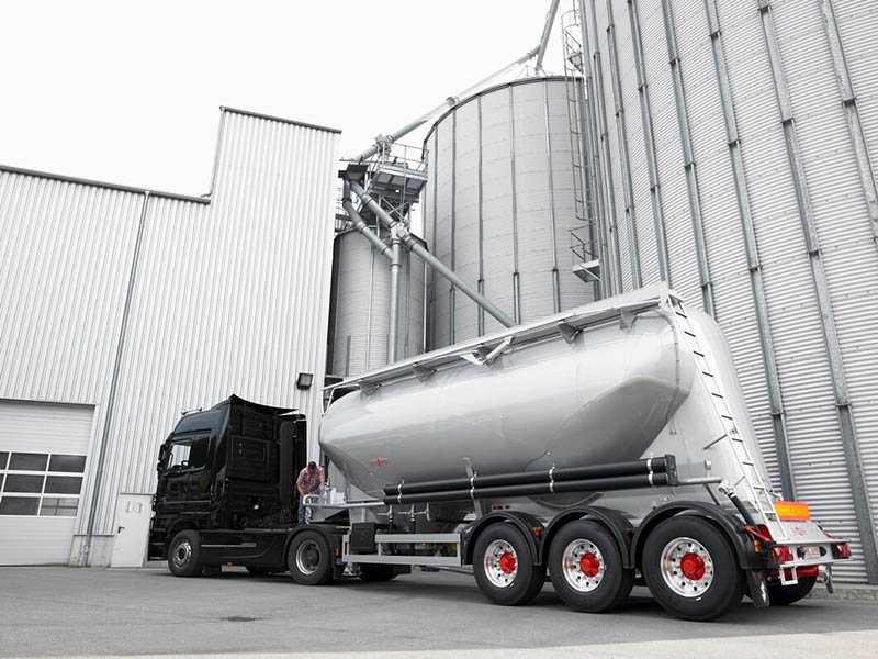 Oferta pracy dla kierowcy C+E. Silos – Trasy międzynarodowe.