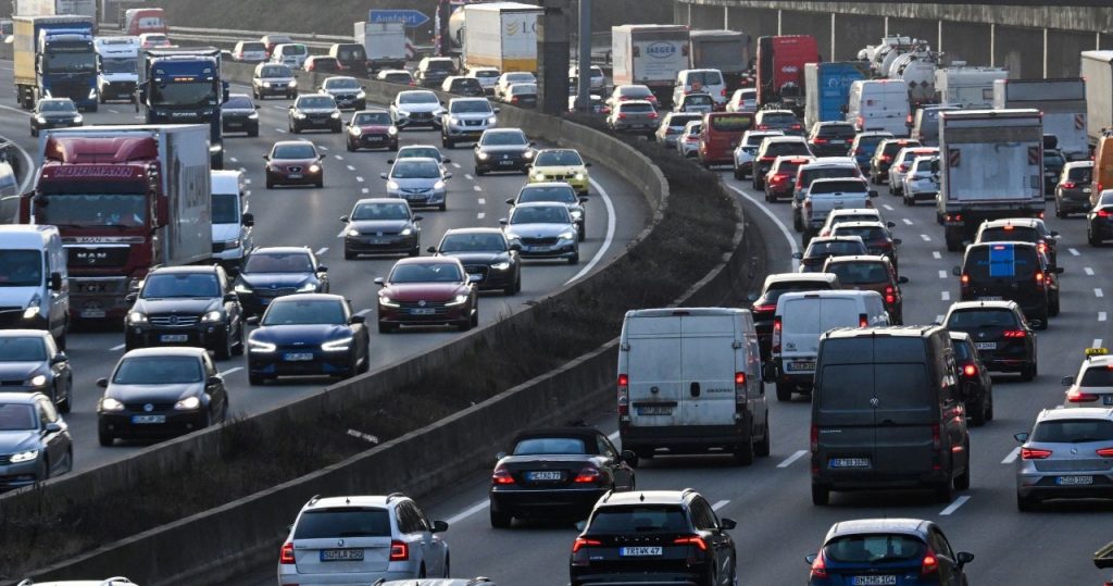 Wakacyjne zakazy ruchu ciężarówek w Niemczech 2026 – ważne informacje dla kierowców C+E